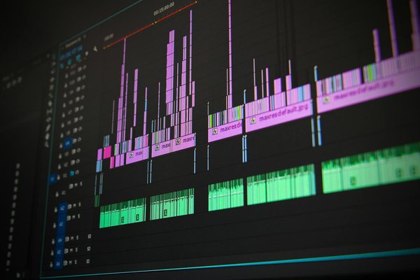 Comment choisir un écran pour le montage vidéo 4K professionnel ?