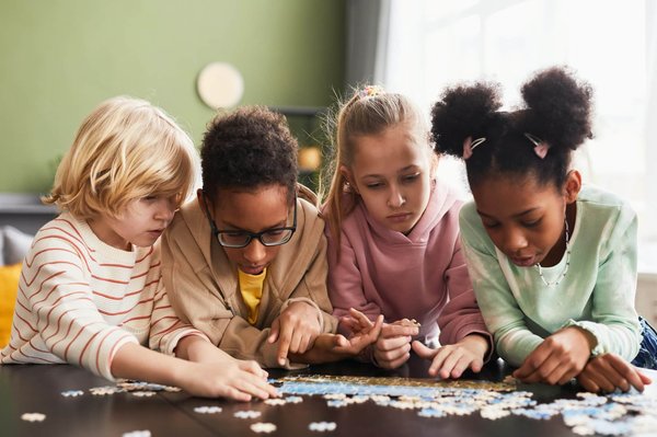 Comment les jeux de puzzle basés sur les mathématiques peuvent-ils améliorer les compétences en résolution de problèmes chez les enfants?